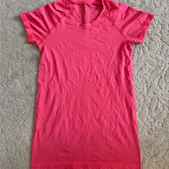 lululemon athletica Vibrant Pink Short Sleeve Swiftly Tech - Picture 2 of 4